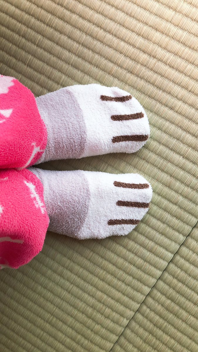 리앤한글 リエンハングル 朝からquiz 靴下は韓国語で 양말 양발 좀 따뜻해져서 얇은 걸로 갈아 신음 少し暖かくなったので薄いものに 履き替え まだ寒い ひとこと韓国語 桜 楽しみ