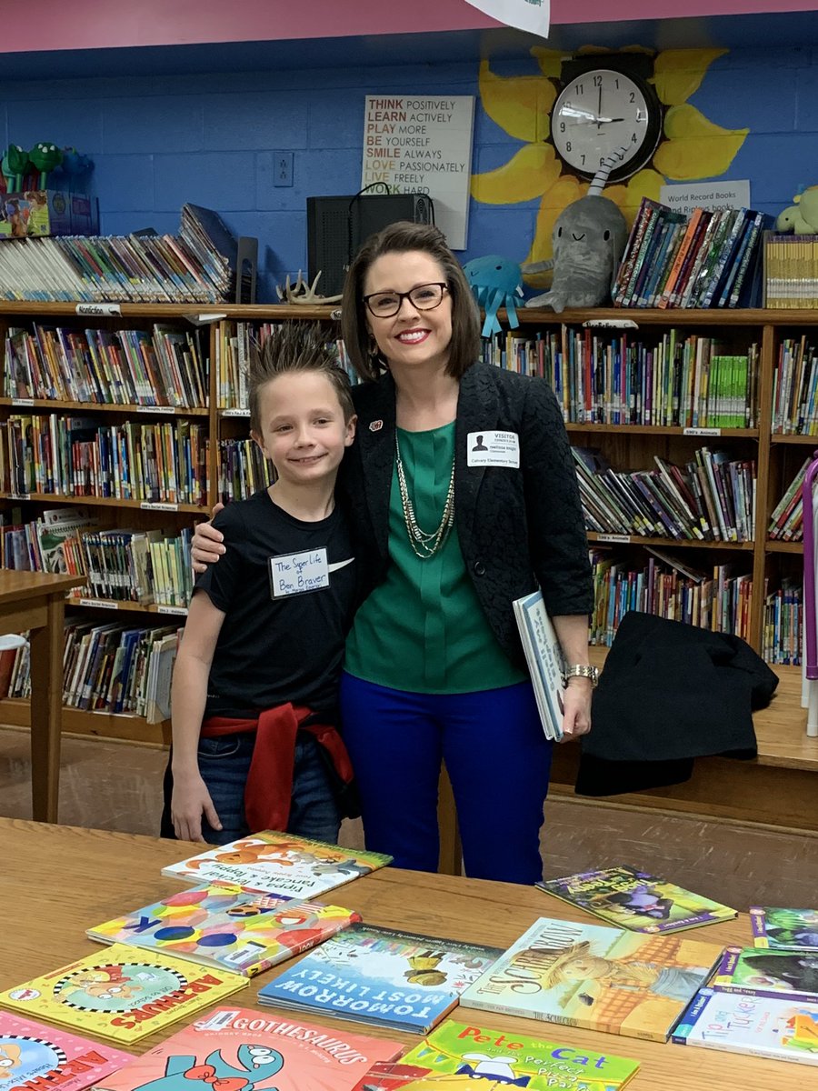 CalvaryElem's tweet photo. Students at Calvary using the Leadership skills to escort our reading guests to their classrooms and welcoming them to our school. @CalvaryElem @MCPS_KY #BECALVARY https://t.co/BU5UaG8EGl