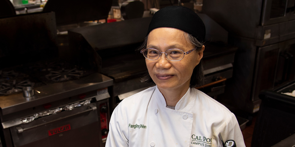 CPcampusdining's tweet photo. This weeks #facesbehind the food is Chef Fangling Wen! ❤️ Growing up in Taiwan in a family of food lovers, Fangling Wen learned to cook at a young age. For the past two and a half years, she has taken her shared love of all things delicious and put it into 805 Kitchen! 🙌 https://t.co/tOpclCi6i1