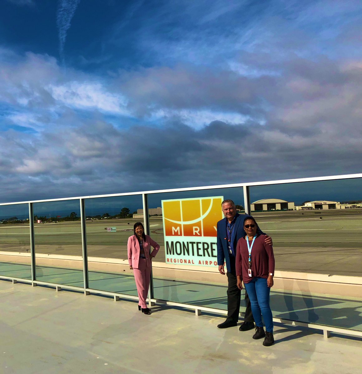 Westcoastmike1's tweet photo. Fantastic day spent with Team MRY and #United โ๏ธ Govenmental Affairs in wonderful Monterey CA ๐Thanks Team MRY for all you!! @weareunited @Jmass29Massey @Auggiie69 @JanetLamkin @bj_youngerman @ugemry #winningthelines #WINCA https://t.co/7iU7fmYw3u