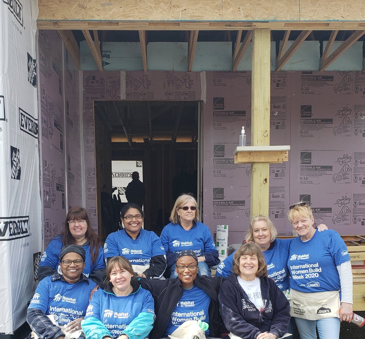 FatemiaGunter's tweet photo. We had such a great time at the Women's Build event with Habitat For Humanity! So thankful that our store was selected to make a difference in the lives of single mothers in Hanover County. We are women! We are Lowe's!
 @BlueBoxR1 @lowes2572 https://t.co/QHWBMCjbpn