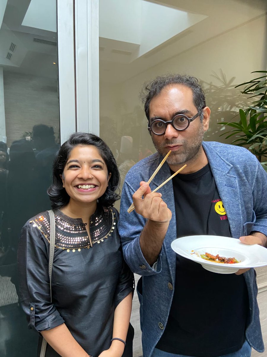 thankgodimfat_'s tweet photo. The enigma that is, @chefgagananand 

Thank you for the opportunity, @CulinaryCultrCo 

With @RaajSanghvi as the CEO, @chefgagananand as the Mentor and @virsanghvi as the Chairman, this project is going to skyrocket! 
#CulinaryCulture #ChefAwards #CulinaryXchange https://t.co/jPEKCZiCpx