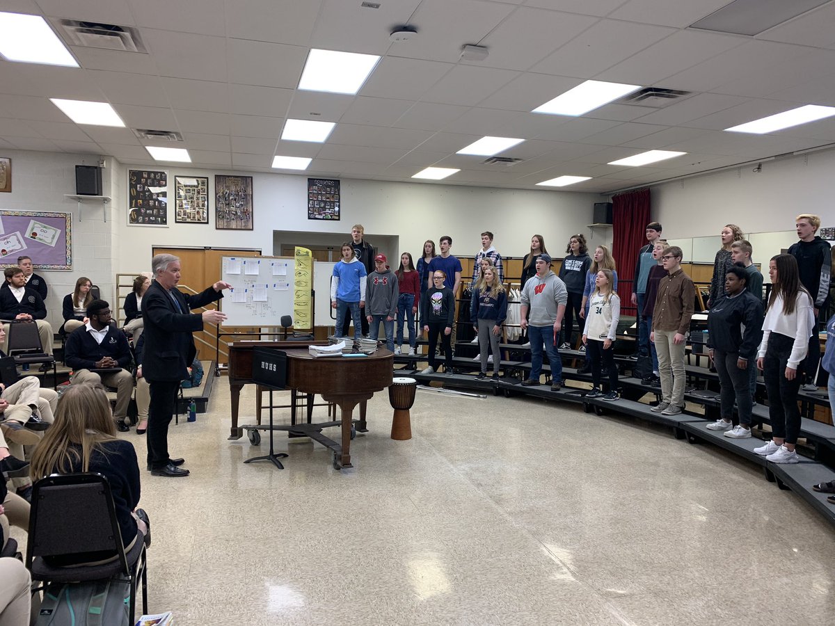 uwecchoir's tweet photo. What a fun day of touring!!! Thank you Hartford Union and West Bend High Schools for hosting us today!! Such a fun day of singing together! #iSingUWEC #CC2MK @uwecchoir @UWECMusiThea @ChancellorJim https://t.co/4nIW3vfRwt