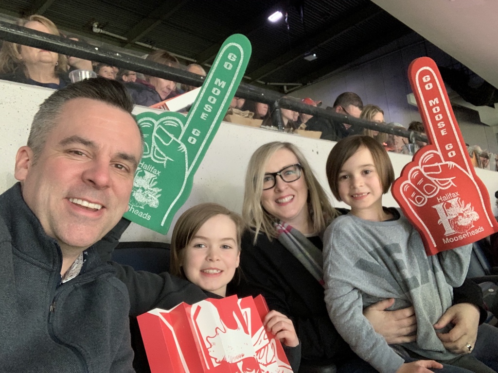 mindlessabandon's tweet photo. Cheering on the herd w/ @kookiepook and the kids #GoMooseGo https://t.co/7zoWFU1x20