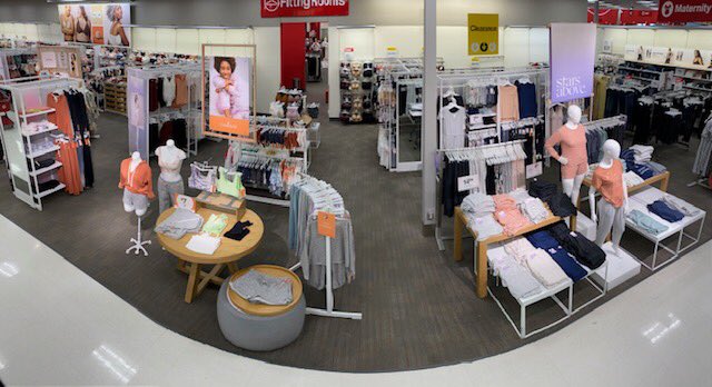 AustinReopelle's tweet photo. Nice work Mariana and Brianna!  T1752 is ready to sell some intimates!!  @4everettMark @OneEyedLance https://t.co/vY0isMEz9n