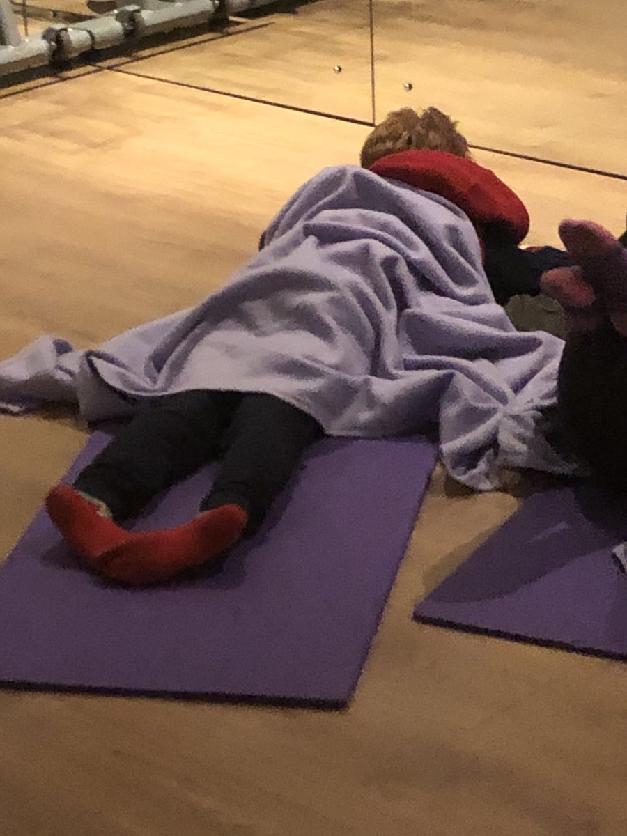 EmotionALLServ's tweet photo. All relaxed at tonight’s BREATHE ‘Creative Coaching’ classes are Hardengreen. #gratitude #handbreathing #habits #rainbowglasses https://t.co/s4UKgjB1iH