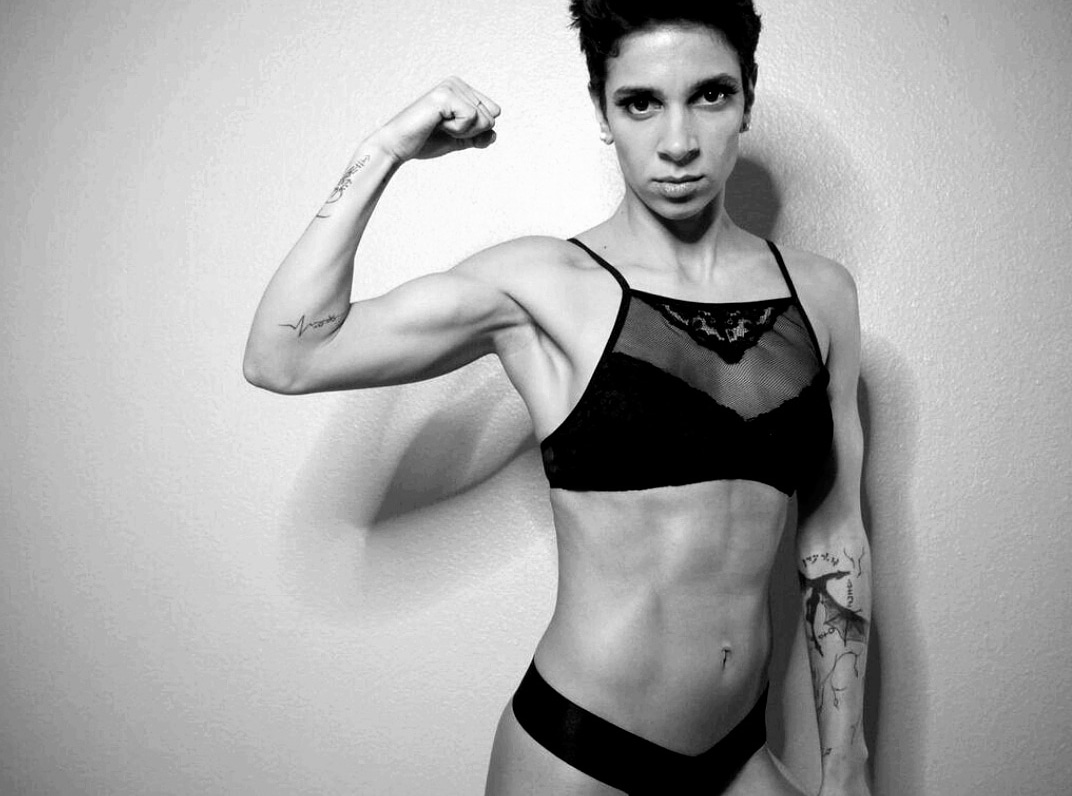 StreamateModels's tweet photo. #FlexFriday with #DavinaBlakeBell. https://t.co/hWawf8ph2s #Streamate #StreamateModel #Fit #FitnessModel #CamModel #babe https://t.co/miJx4r0DaB