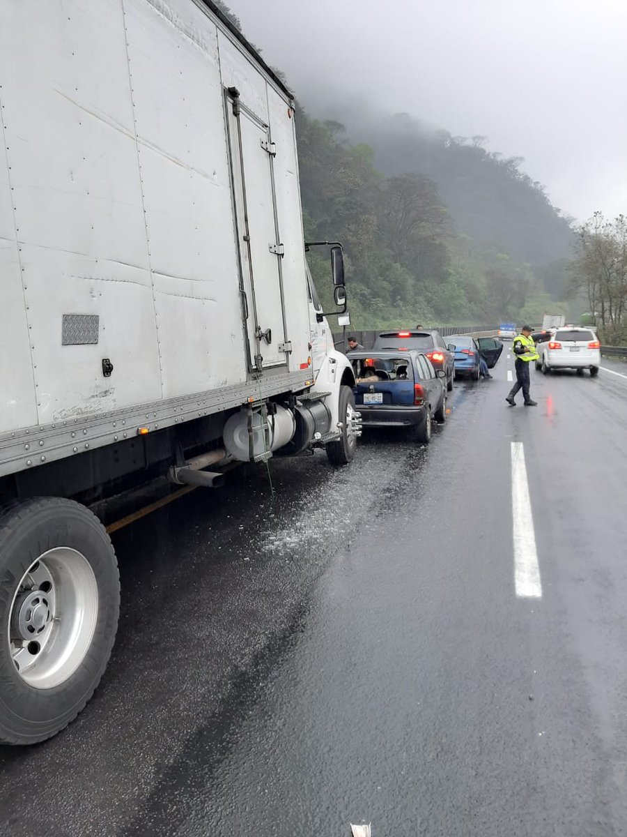 GN_Carreteras's tweet photo. #Considere disminución de carril de circulación en #Veracruz km 265+400 Vía Federal (2100) Puebla-Córdoba (Directo), mismo tramo, dirección #Puebla. Circule con precaución https://t.co/ed1SQAwAuF