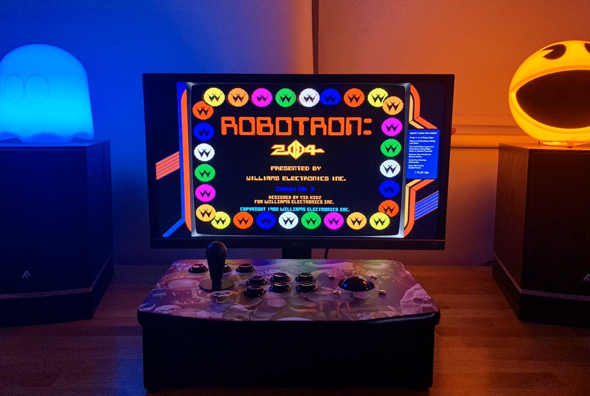 GeeksCompendium's tweet photo. I read how #HORD modes being difficult on modern games, #COD zombies ,GOW #Hord mode and the such...they ainโt got shit on Robotron: 2084.
#Robotron #Retrogames #Retrogamer #Gamer #Arcade #Robotron2084 #1980s #Arcades #Atari #Williams #VidKidz #WilliamsElectronics https://t.co/JYr93edLDq
