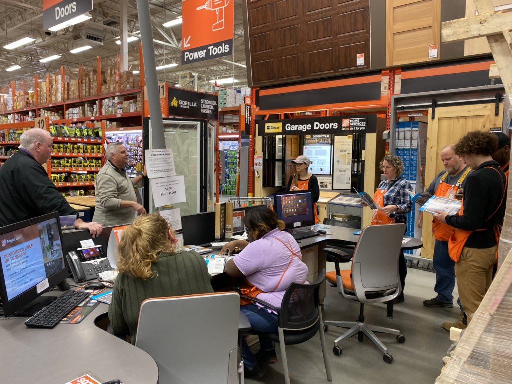 JustinDS0138's tweet photo. Great PK today thanks to Mr. @TimsartainE and Mr. Tim Dougherty!! Our team here at store 0138 have learned a lot about Entry Point and how to drive more leads! @EntryPointDoor @shock_stephanie @arleneeking https://t.co/ZTEU8VwQ1j