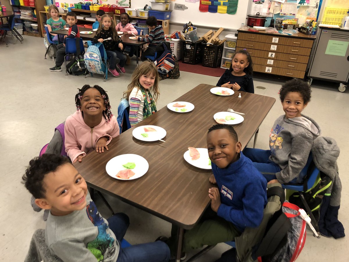 KinderRidge's tweet photo. We do, we do like green eggs and ham! We do like them, Ms. Gutshall’s class, I am! https://t.co/weOuMEBSHV