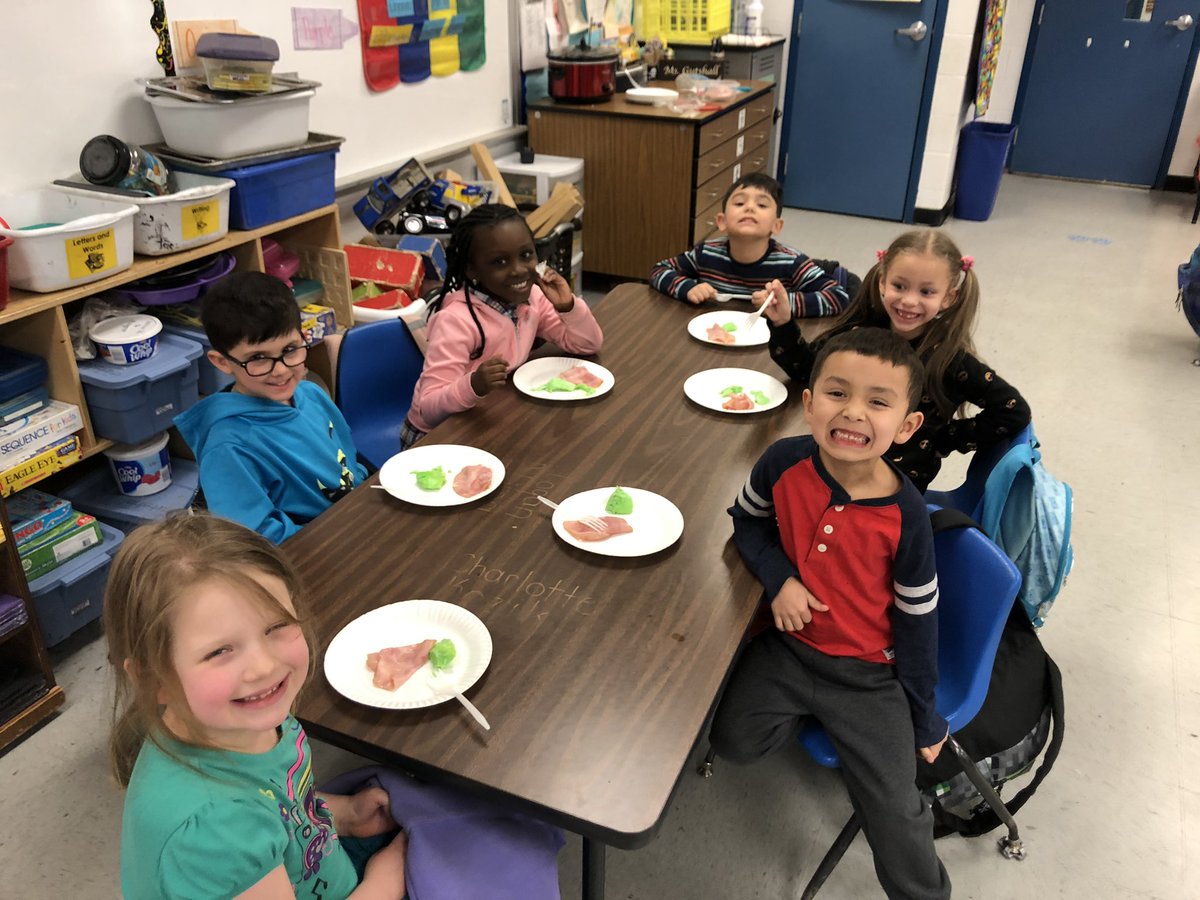 KinderRidge's tweet photo. We do, we do like green eggs and ham! We do like them, Ms. Gutshall’s class, I am! https://t.co/weOuMEBSHV