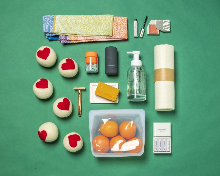 latimes's tweet photo. In the U.S., 234 pounds of plastic are produced per person per year. A lot of it can't be recycled.

"We have this massive plastics problem and we can’t recycle our way out of it."

But you can make a difference. Ideas for plastic-free living: https://t.co/KxGPgWwuOa