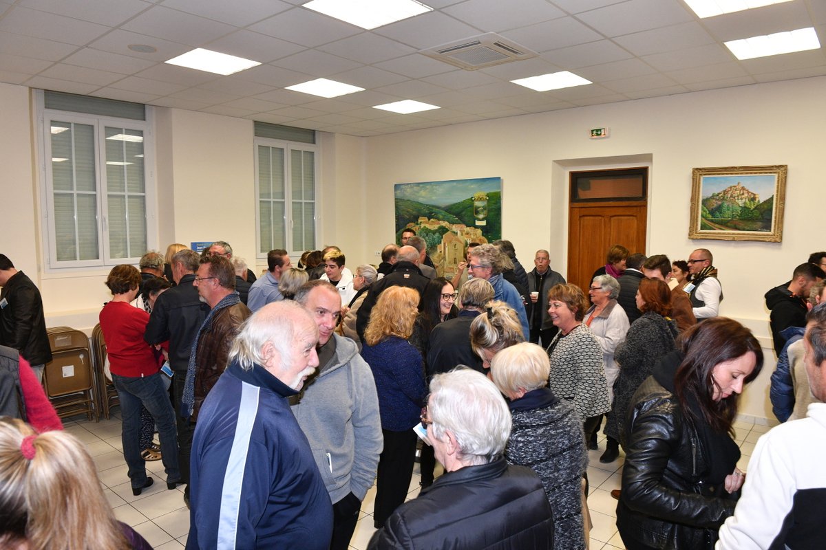 NotreEssentiel's tweet photo. Vendredi 6 Mars, Jean-François LALANDE a présenté les axes Essentiellement Culture, Action et Efficace de notre programme.
Vous étiez nombreux pour cette rencontre #ParticipActive ! 🤝 https://t.co/MHkQwwPodU