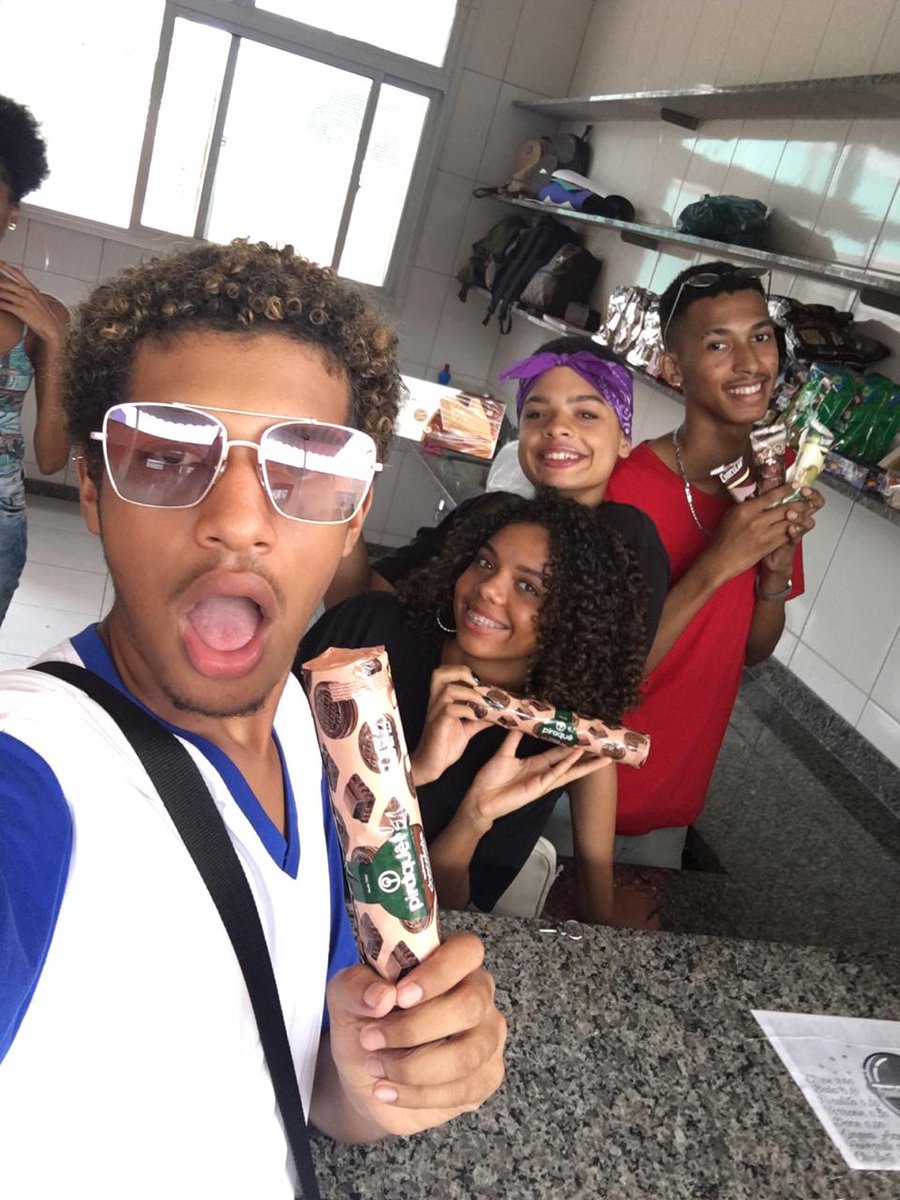 penedo3int2's tweet photo. Hoje aconteceu a Sexta Maluca do 3°2, e deu tudo certo, vendemos horrores e mais um dia com clientes satisfeitos. Segunda tem muito mais 💖🤪🤭😚✌️ https://t.co/cUON9czmRo