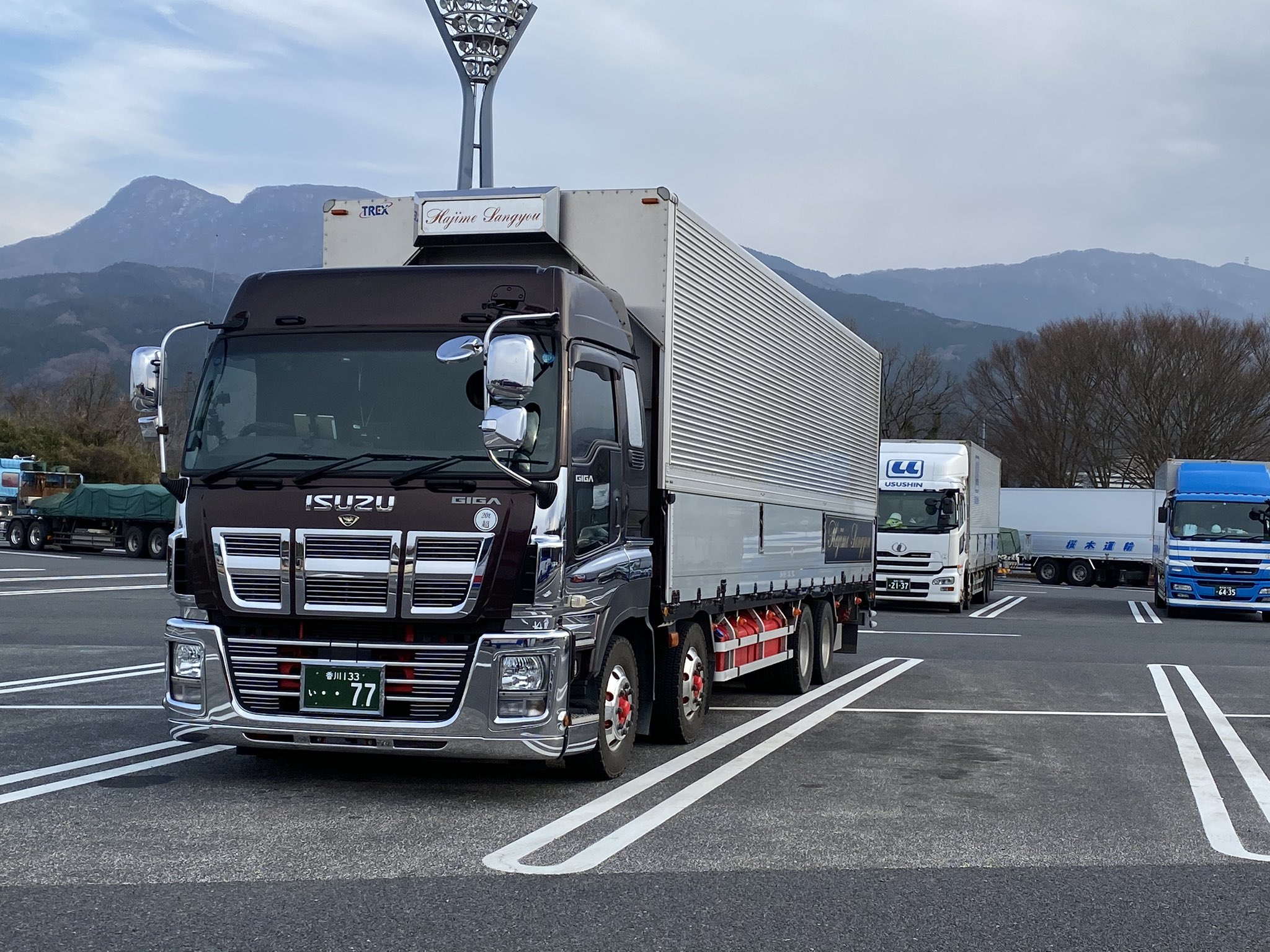 Hawk Su Twitter おはようございます トラックイラスト完成しました 今回は Risa號ですよ トラック イラスト 手描き ギガ 本日もよろしくお願いします T Co Ybqevrisvk Twitter