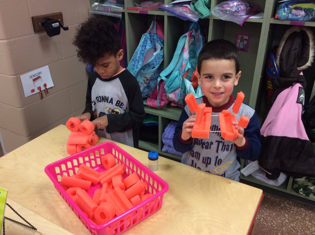 GenPreschool's tweet photo. Preschool STEM boat construction! #BeADragonSGEL https://t.co/HCLGJrA1a7