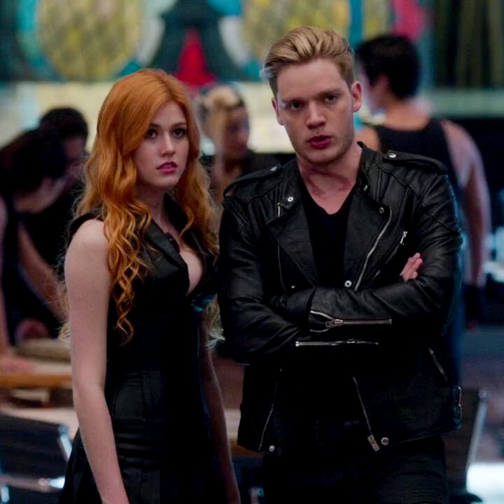 iimevam's tweet photo. Them in black... standing next to each other https://t.co/B0gLR91GKV