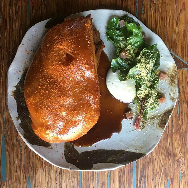 Corazondtierra's tweet photo. Crocante por fuera delicado por dentro dualidades de la vida

#puerco #pork #crispy #crispypork #crispyporkskin #delicious #deliciousfood #foodporn #food #instafood #comerico #comelocal #local #eatlocal #farmtotable #ensenada #baja #bajacalifornia #mexic… https://t.co/w0tk3ljeub https://t.co/N6VgTenTp4