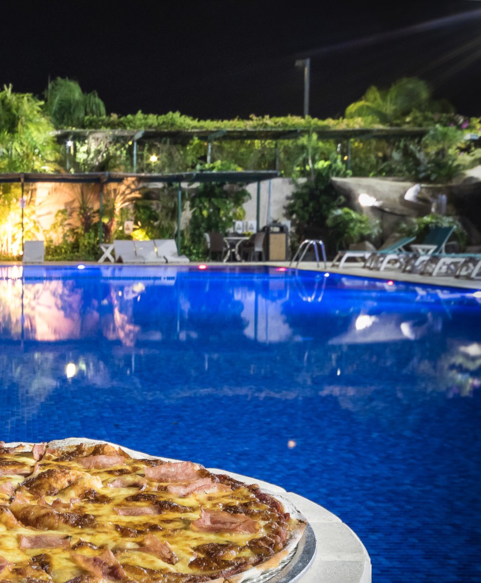 inter_mcbo's tweet photo. Un lugar especial para compartir GRANDES momentos ✨✨
.
.
Las mejores pizzas de la ciudad están en #Vesuvio Pizzeria Artesanal 🍕 #VidaInter #InterContinental #Maracaibo https://t.co/wFqiSvGZBR