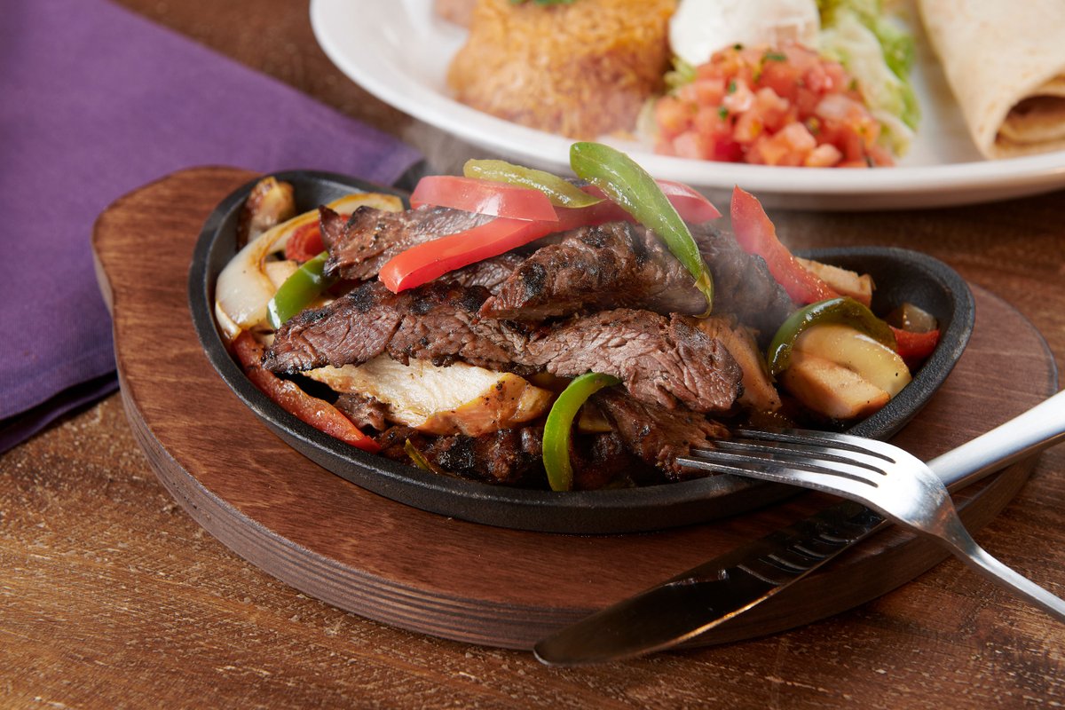We love #FajitaFriday! Sizzle into your weekend with our signature dish, with the protein of your choice. #RitasontheRiver
