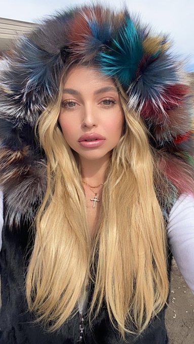 Rainbow Fur 😍🌈 https://t.co/Y42lB8fmQN<a href="/tag/halloween2019"class="tags"><span>#halloween2019</span></a>