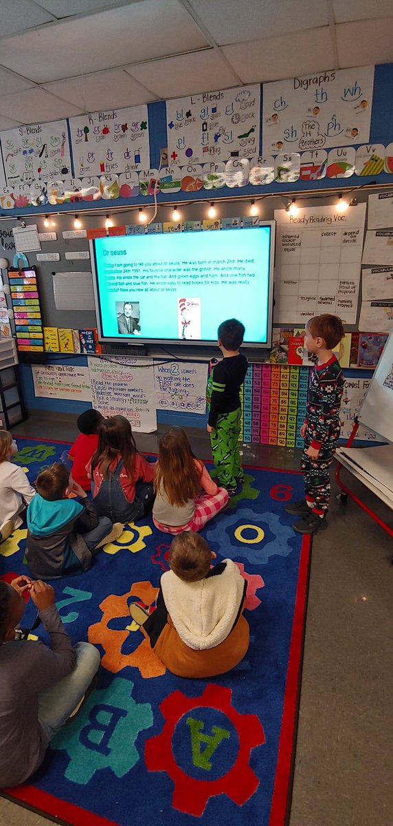 halpin1stgrade's tweet photo. Ss collaborated together and used @epic4kids to research Dr. Seuss. Then they presented what they learned to the class using Google Slides! @TCBOE_LES https://t.co/hHlRMFv668