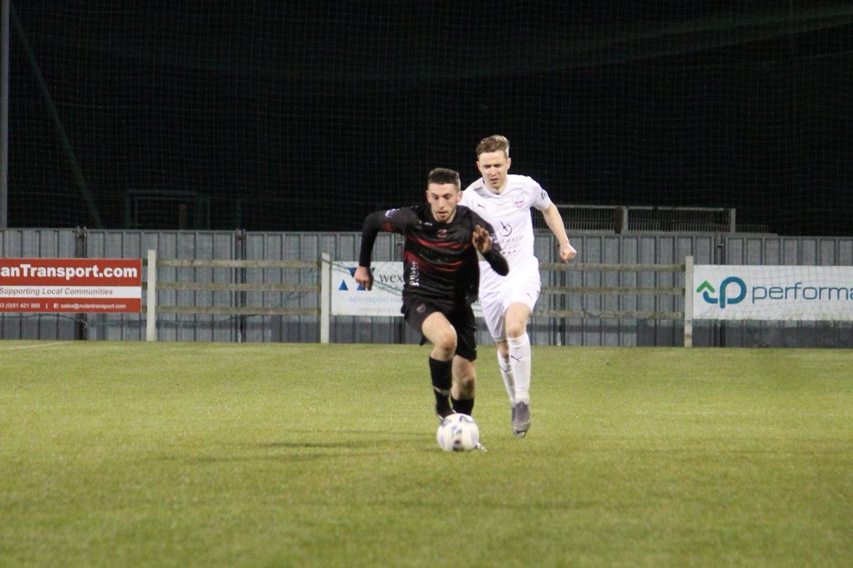 RonanTheGreek's tweet photo. Thought Craig Giles was absolutely class tonight, made his debut and really stood out for me.  Really impressive going forward on the ball https://t.co/E9bwS3fuMB
