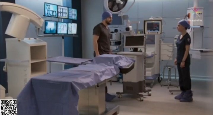 DaniArenasCol's tweet photo. #CollagesYCapturas #5Parte #MejoresMomentos #DavidParedes @DanArenas
#Capitulo84 @MedicosOf #MedicosLineaDeVida #ConLasEstrellas #TeamMedicos #finalfelizparadavina A 2 Días del gran final, este Domingo 8 de Marzo 9:00 P.M México por @Canal_Estrellas #FelizFinDeSemanaATodos 😘❤🙏🏼 https://t.co/SO8nGKhMpF