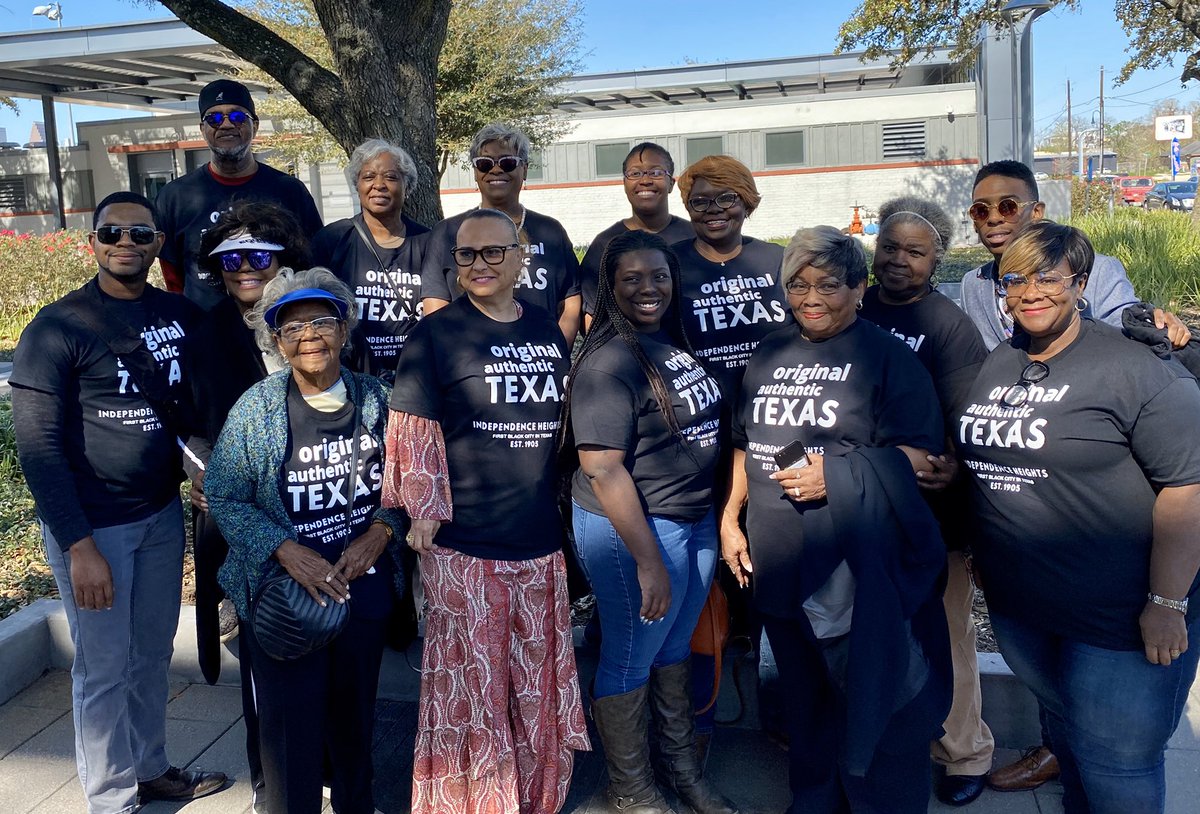 ErinTobz's tweet photo. This was a great announcement and a giant step towards including the stories of slavery in the #completehistory of Texas. @EPConservancy @4Shape @nhannahjones @emarvelous https://t.co/mkmTcKRwVI