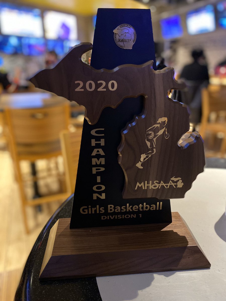 Mr__231's tweet photo. Win and advance is the key! Proud of my girls in showing their GrIND and TOGETHERNESS to pull out the win’ #DistrictChamps 🏆 #MoreToProve #onToPhase3 @EGR_GirlsBBall https://t.co/j9XIcdHSfO