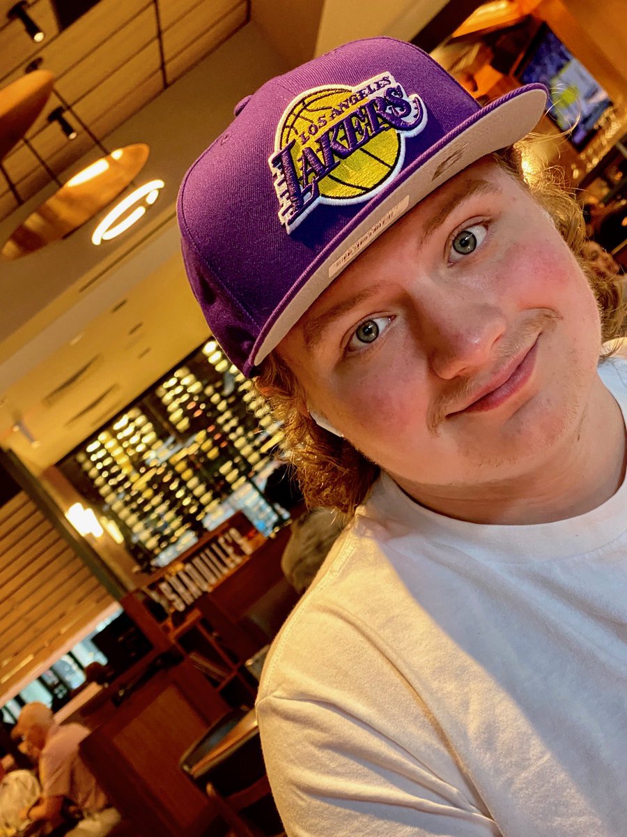 ewilson33's tweet photo. Happy 16 Keefer #lakeshowlive #Suite16 Lakers Bucks #staplescenter https://t.co/Mlj0K6cxsX