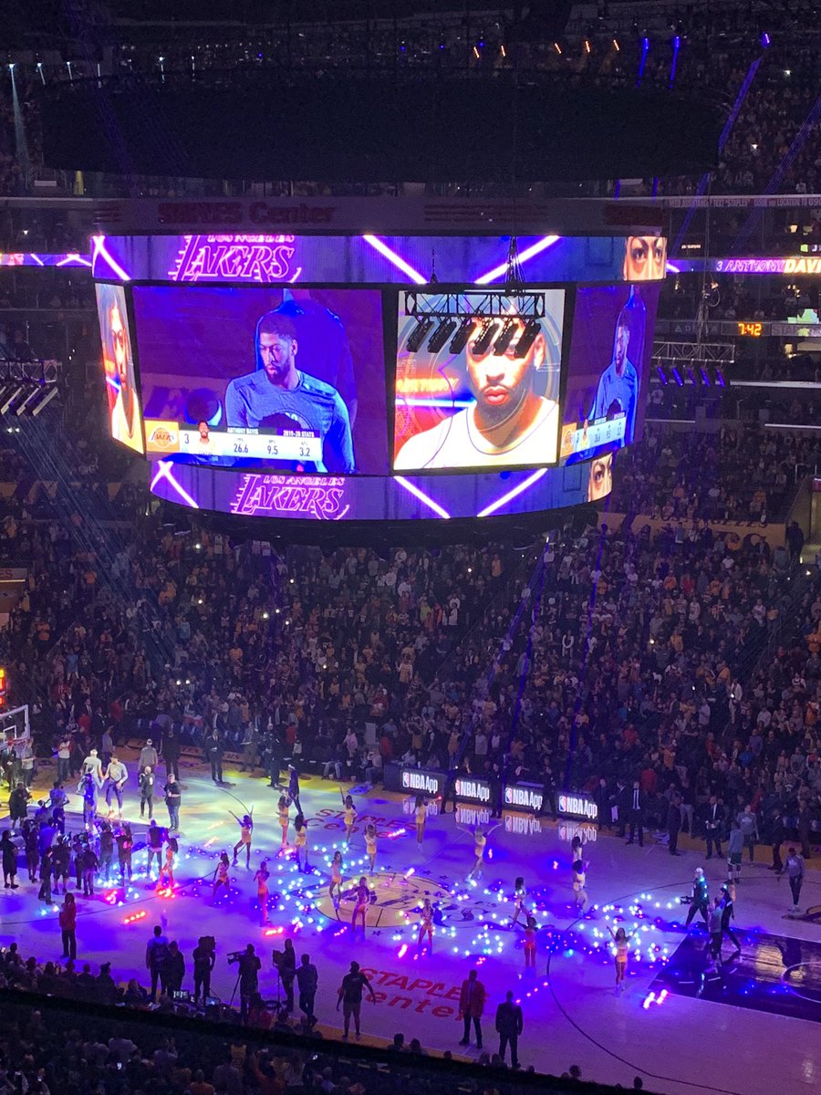 ewilson33's tweet photo. Happy 16 Keefer #lakeshowlive #Suite16 Lakers Bucks #staplescenter https://t.co/Mlj0K6cxsX