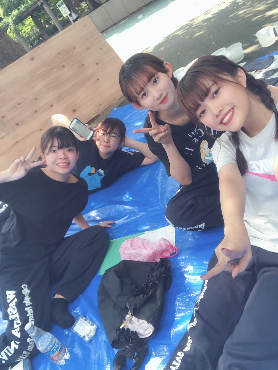 早稲田大学書道パフォーマンスサークル 漣 Sazanami على تويتر 漣の日常 以前は公園で練習を行っていましたが 最近は練習場所を借りて室内で練習しています ただ黙々と書くのではなく音楽や動きに合わせて練習するのでとても 楽しいです 春から早稲田