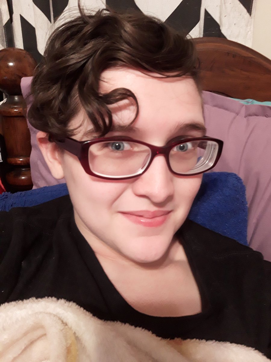 catforqueen's tweet photo. Someone say my @danielhowell enamel pin and asked if it was a pin of my face, so my week's pretty great https://t.co/EvBx5Oh6sD