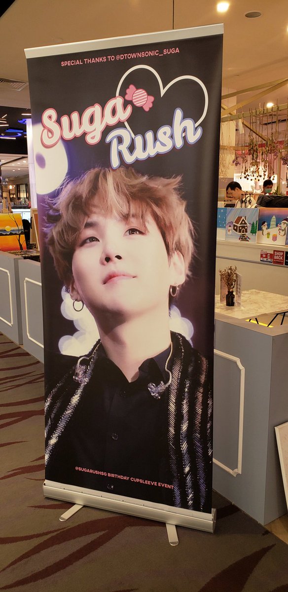 babybakchoy's tweet photo. On vacation in Singapore so of course I need to stop by a Suga Birthday Cafe.
💜💜💜

Thanks to the organizers and the fan support!
@SUGARUSHSG @ShahBetty88 @marshpitpins @dream_with_min @4oclock_mp3 @adoseofpurple #SUGARUSHSG https://t.co/f5ZCzZ37Co