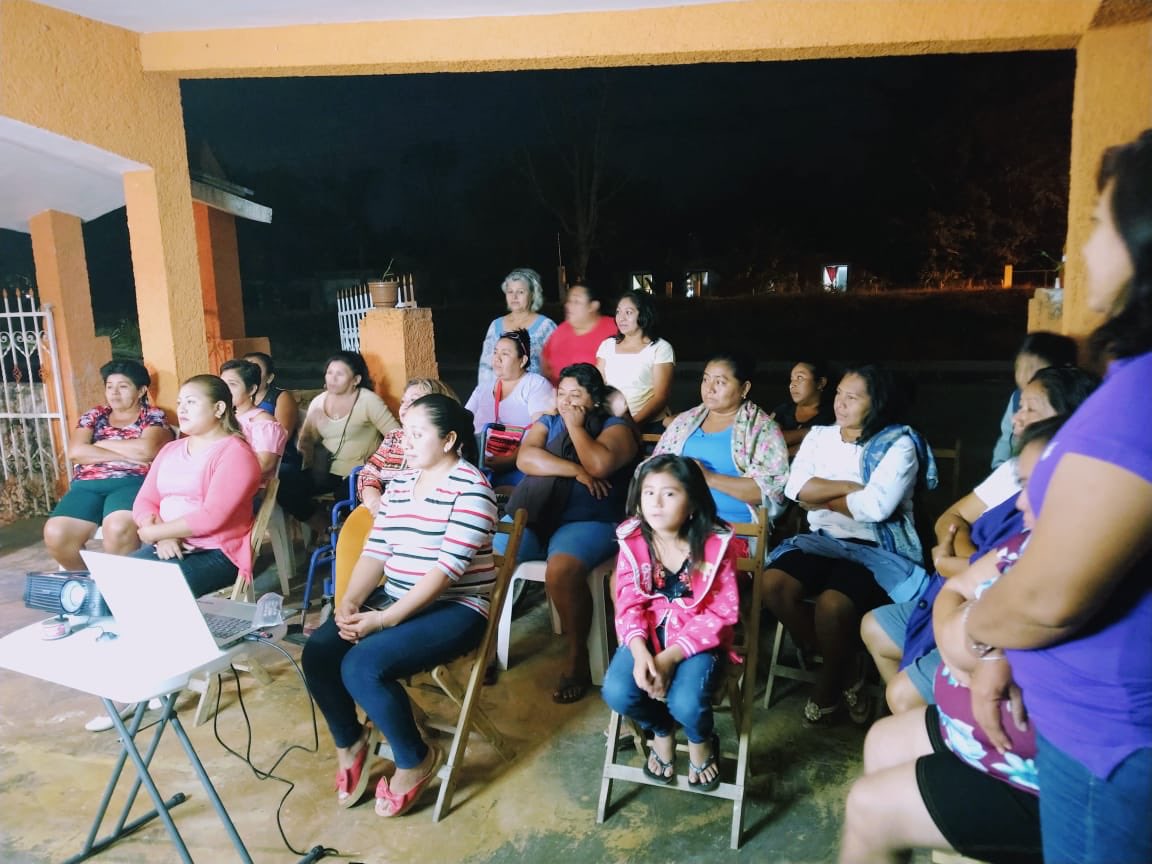 ONMPRICAM's tweet photo. “Mujeres Motor de México” TENABO - KANKI
Con el objetivo de concientizar en temas de #Equidad y como Marco el #DíaInternacionalDeLaMujer, el #PRITenabo junto con el #PRIEstatal y #ONMPRICampeche imparten la plática “Tipos de Violencia” en la Col. Ana Maria Farias en Tenabo. https://t.co/7kDdYYgC5j