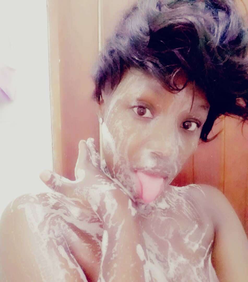 Suelyt1's tweet photo. @BadBlac45649290 😂😂😂😂😂 https://t.co/NBu18LpRMc
