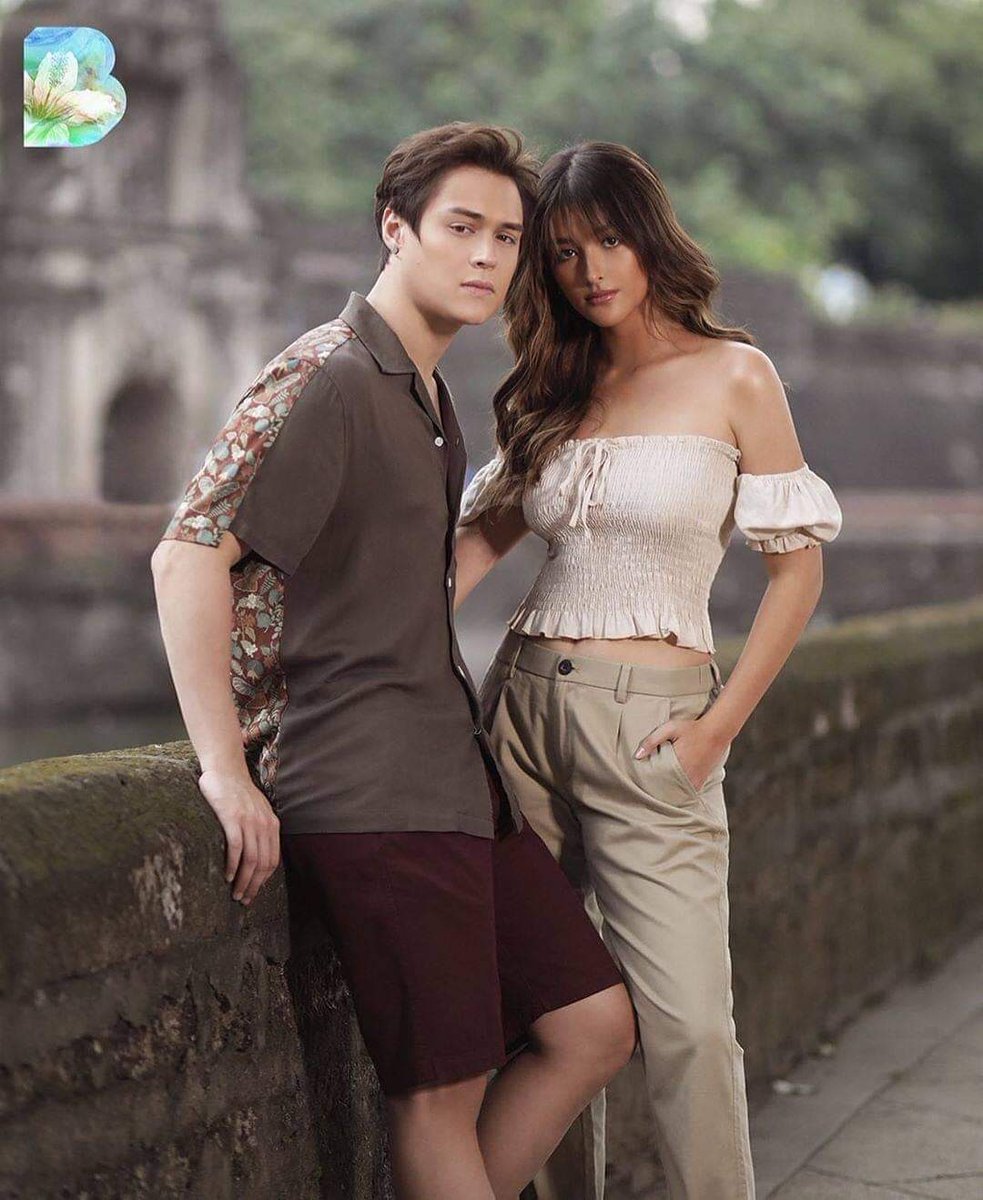 Welcoming the summer with @lizasoberano and my @benchtm fam ☀️🌴 Who's seen us in EDSA? Hands up! 🙋🏻‍♂️🙋🏻‍♀️ #BENCHSummer2020 #LoveManilaLoveLocal 

📷:@itsenriquegil