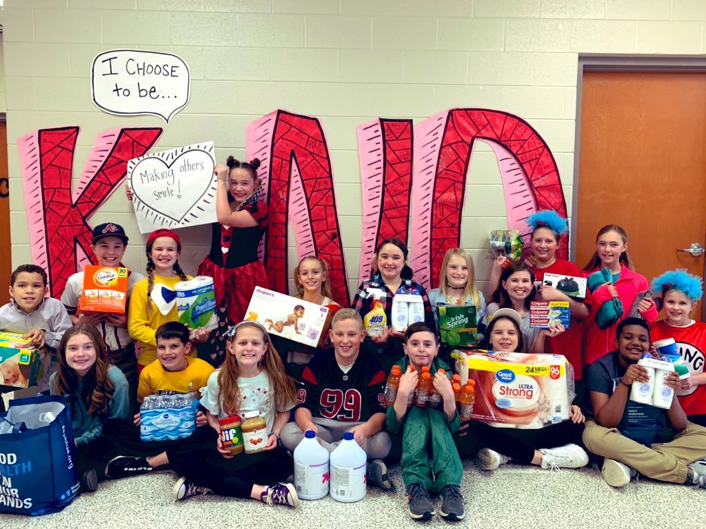 MovinMustangs's tweet photo. Our Student Leadership Team is excited to donate all of the items they have been collecting to our Nashville neighbors impacted by the #NashvilleTornado. We โค๏ธ Nashville!
#TheGivingProject #StudentLeadership #FutureLeaders #NashvilleStrong https://t.co/KuHZjgEWCE