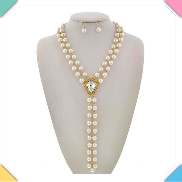 Jwebbstw's tweet photo. So good I had to share! Check out all the items I'm loving on @Poshmarkapp #poshmark #fashion #style #shopmycloset #girlzlike: https://t.co/bp2DEzXjLw https://t.co/96REzf212q