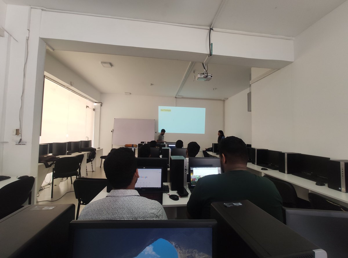 FlutterCMB's tweet image. Woot woot! The first of the #flutterCMB University Outreach Program is under way at IIT in Colombo, Sri Lanka🔥🔥