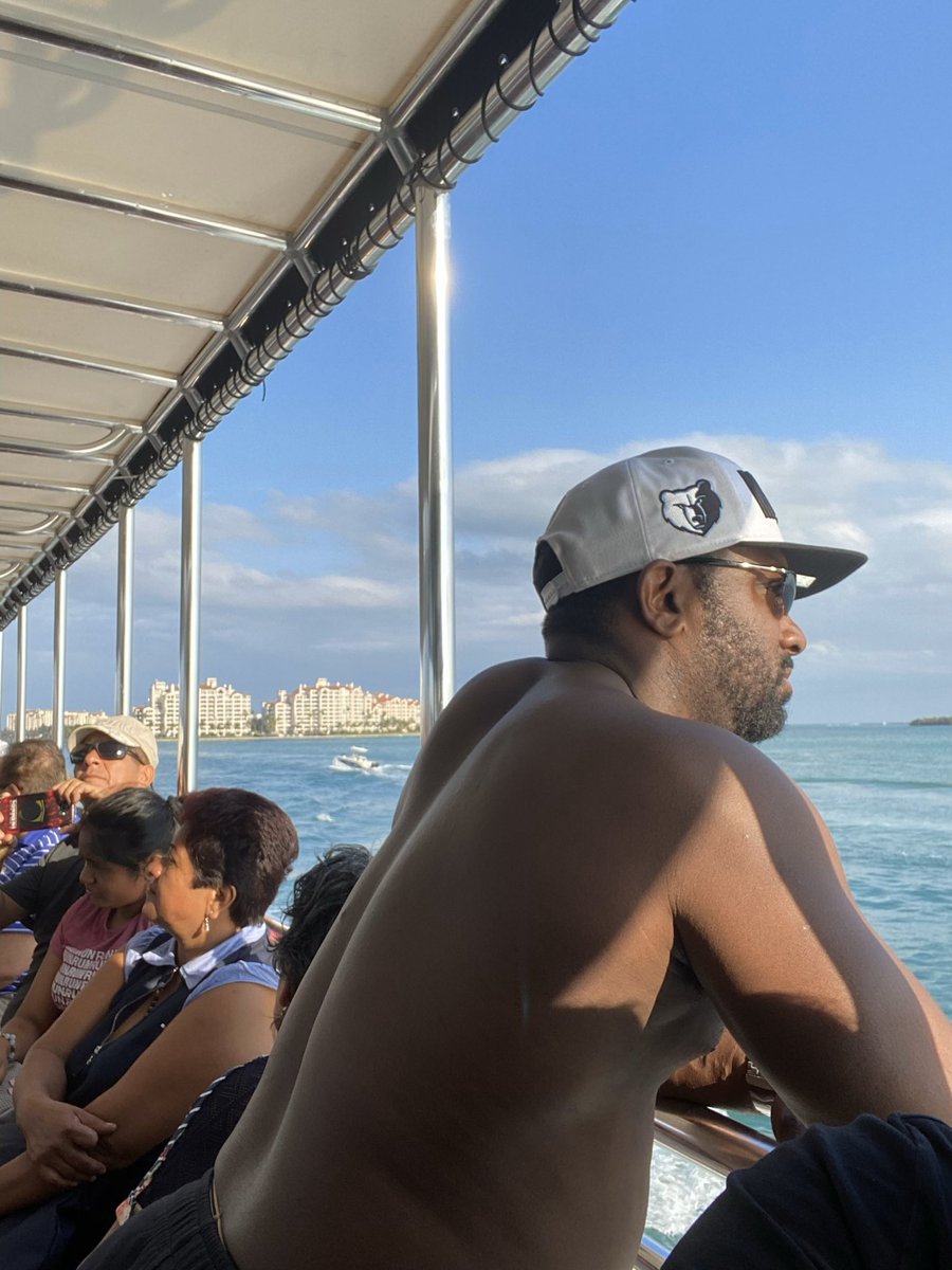 On this day, 17 years ago, I was arrested and sent to prison. My life changed that day. As my team and I fly back to Memphis, I am grateful. God has a plan! #YouMustBelieve <a href="/LifeLineSuccess/">LifeLine to Success</a>