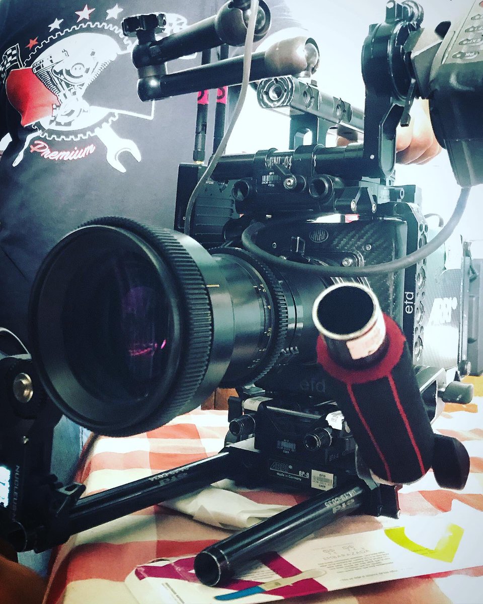 mikearciniega's tweet photo. Otra semana con tres días de rodaje de diferentes proyectos.
Aquí, haciendo que la magia suceda, con mis amigos Rodrigo García y Jordi Planell de Central Films. #film #art #centralfilms #archertroy #somosmuygallos #ideasqueconquistan https://t.co/5BQ7eEUKAx