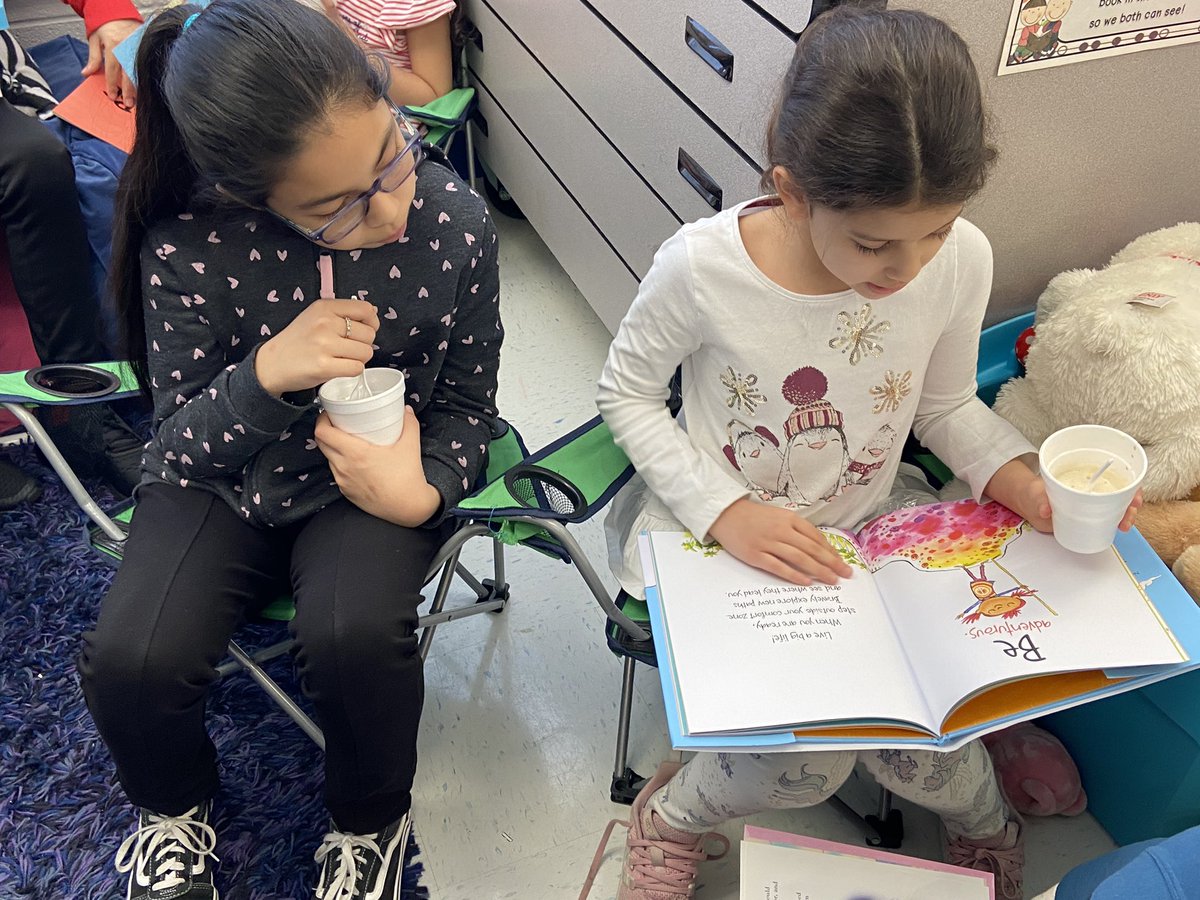 Stews3rdGrClass's tweet photo. Reading buddies with Mr. Fain’s 5th grade class and root beer floats was the best thing ever this week! Thank you so much for joining us and reading with us! #ReadAcrossAmericaWeek2020 #MVWES https://t.co/oFKVCQMO4x
