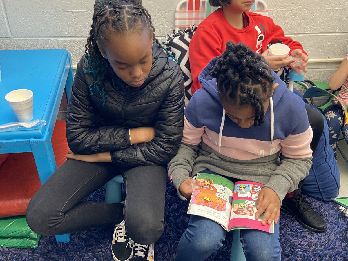 Stews3rdGrClass's tweet photo. Reading buddies with Mr. Fain’s 5th grade class and root beer floats was the best thing ever this week! Thank you so much for joining us and reading with us! #ReadAcrossAmericaWeek2020 #MVWES https://t.co/Gga5AMvnzU