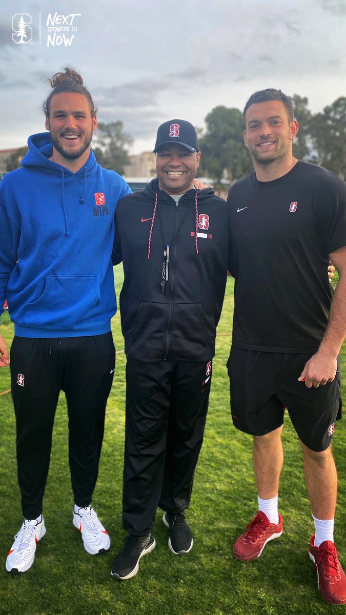 Great to have two members of #TightEndU out at practice today! 

#GoStanford