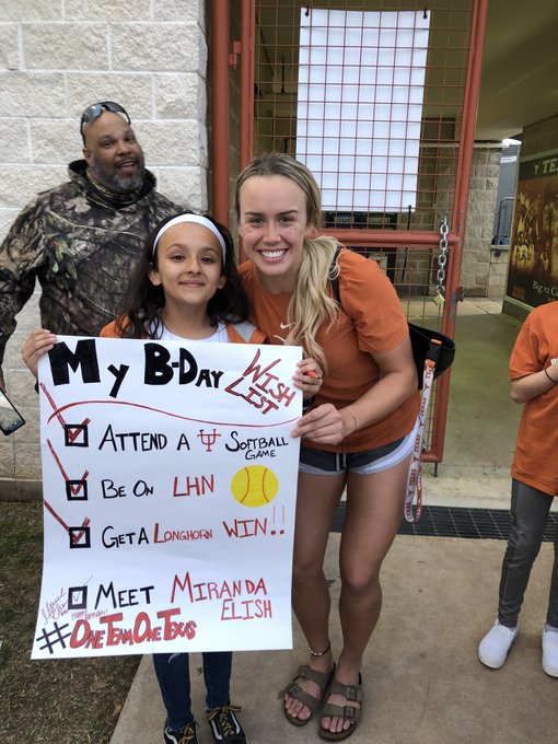 ESeAqbLXYAUAKyo.jpg:small