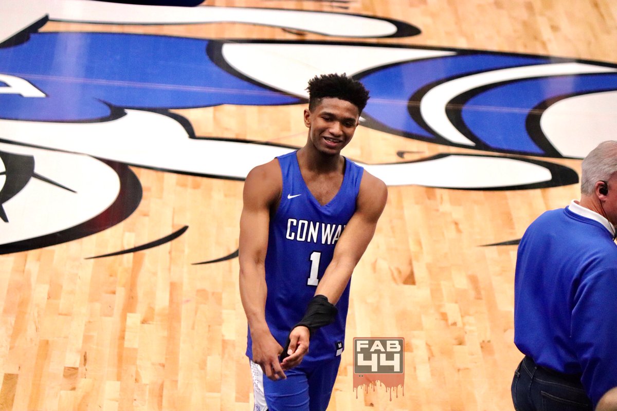 FAB44TV_'s tweet photo. π¨UPSET ALERT: Down Goes FRAZIER....#1 Seed NLR goes down 72-57 to Conway Wampus Cats!!! @treytull2 Game High 26 @AStateMB signee @caleb_london 20pts πͺπ½.... @Spencthegoat led the Charging Wildcats with 15 pts #6AStateTournament https://t.co/yJmMDTYovB