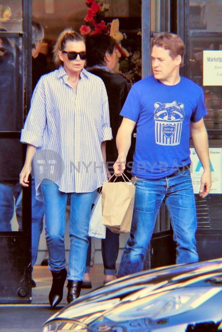 greyspostit's tweet photo. Ellen Pompeo and TR Knight hanging out after all these years is the greatest concept https://t.co/PsYviRK8o8